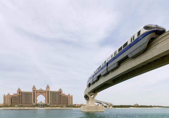 2. монорельс Пальма”: “The Palm Monorail.jpg